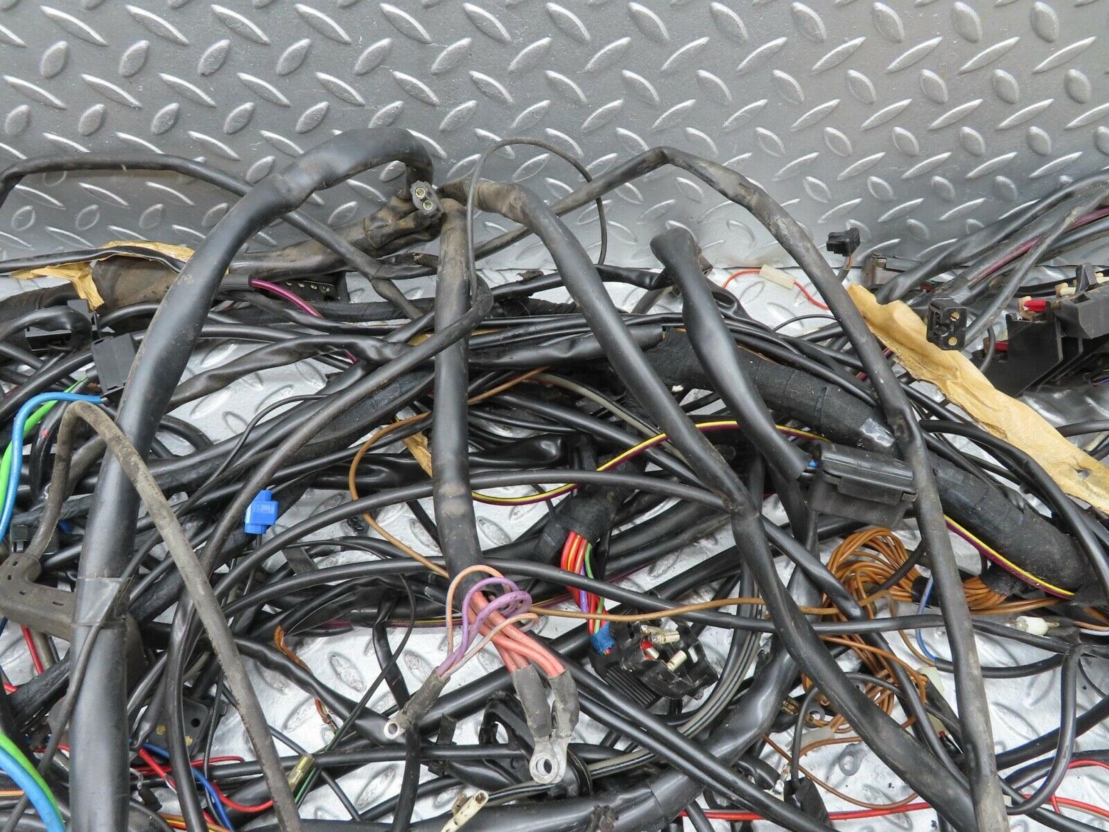 7044 Mercedes-Benz W123 230E Engine Chassis Body Wire Wiring Harness