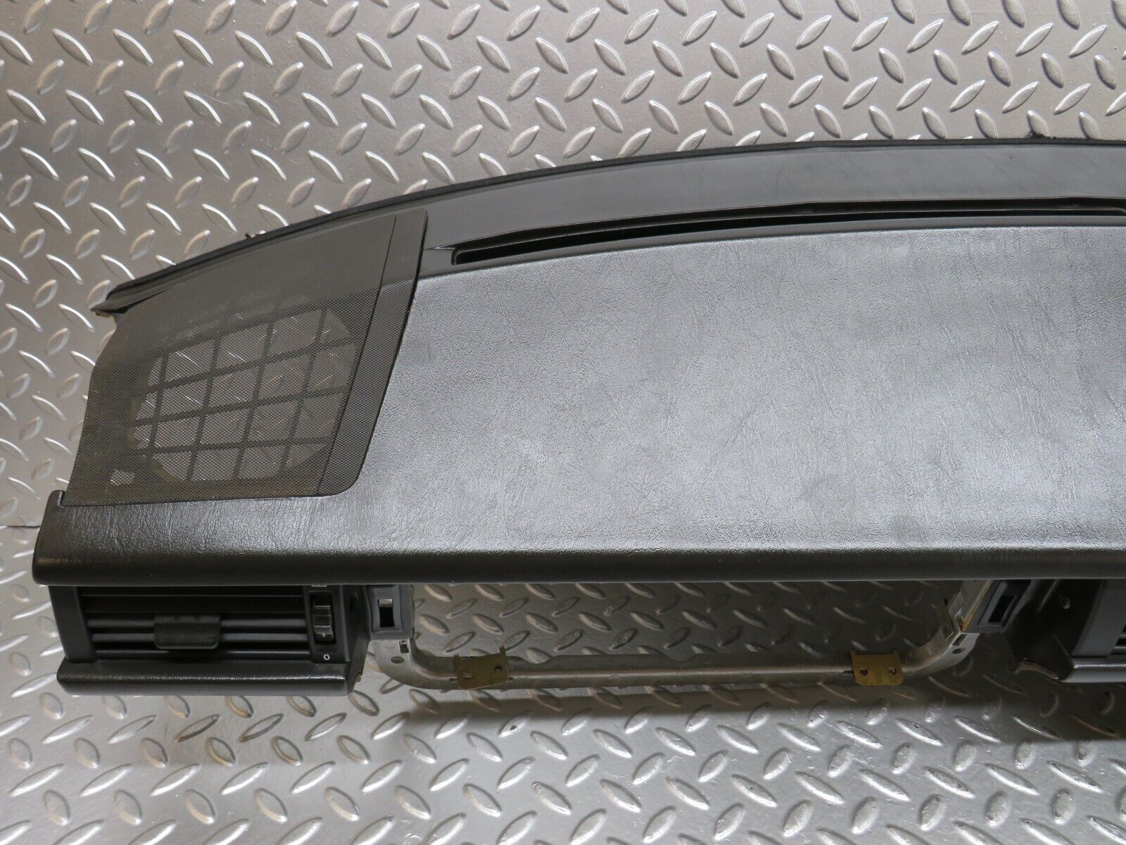 26620 Mercedes-Benz C124 220CE Coupe Dashboard Black