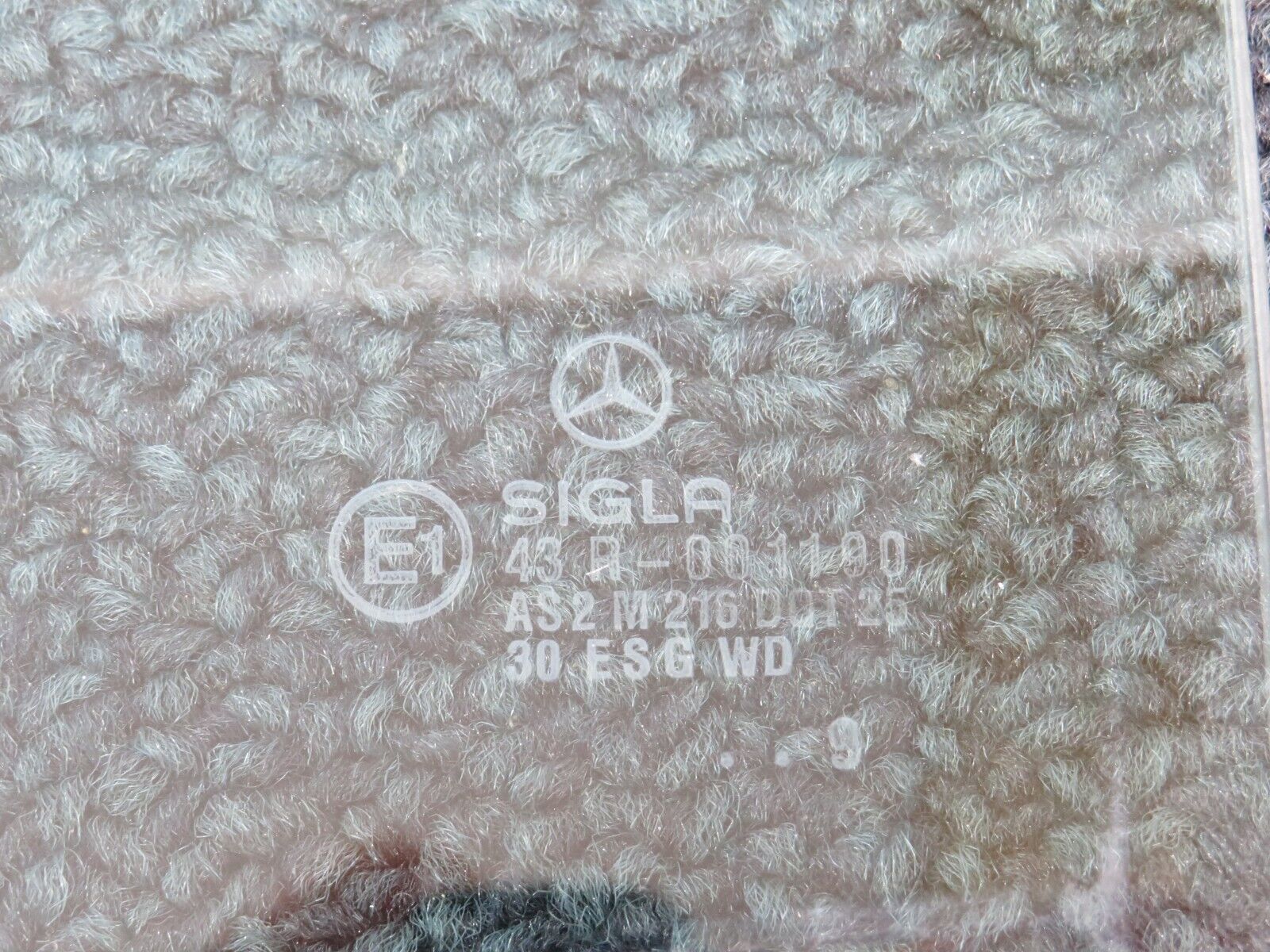 36565 Mercedes-Benz W201 190E 2.0L Rear Left Door Window Glass