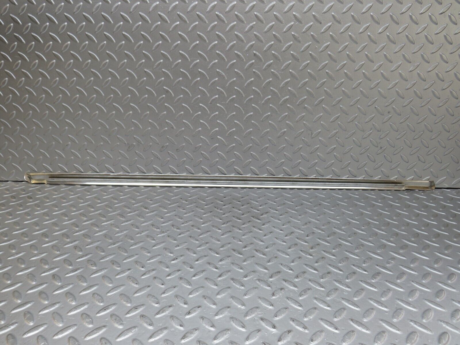 36293 Mercedes-Benz W126 420SE Rear Right Door Chrome Moulding Trim