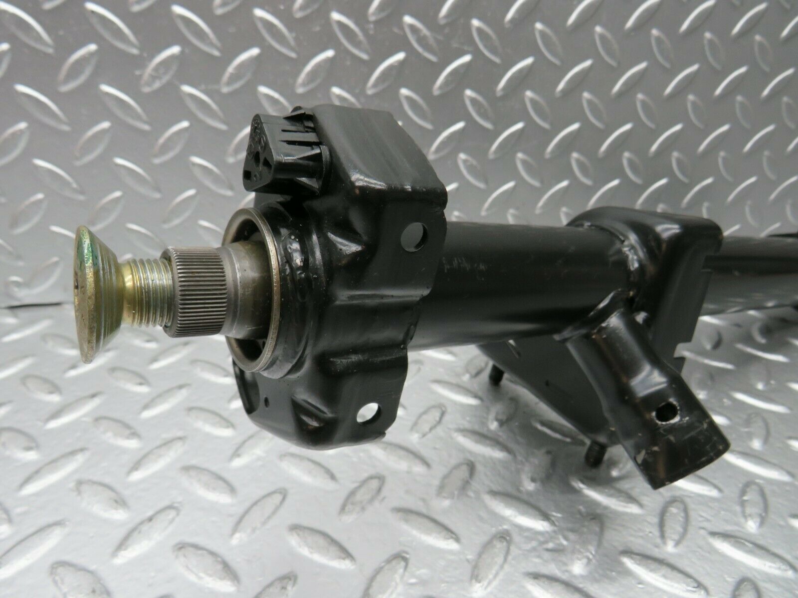 24085 Mercedes-Benz W123 280E Steering Column Shaft