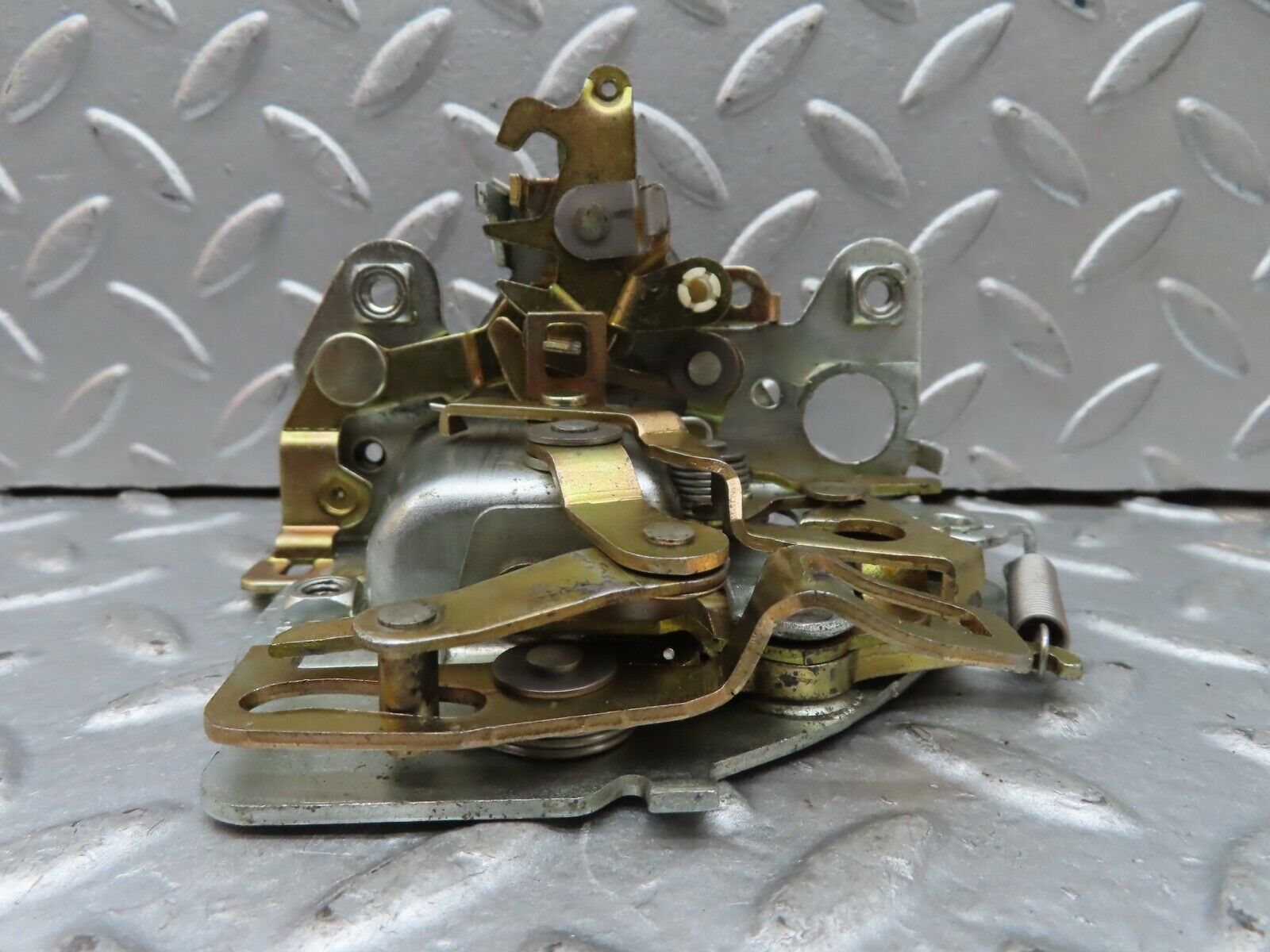 19153 Mercedes-Benz W123 300D Rear Right Door Lock Mechanism 1237330208