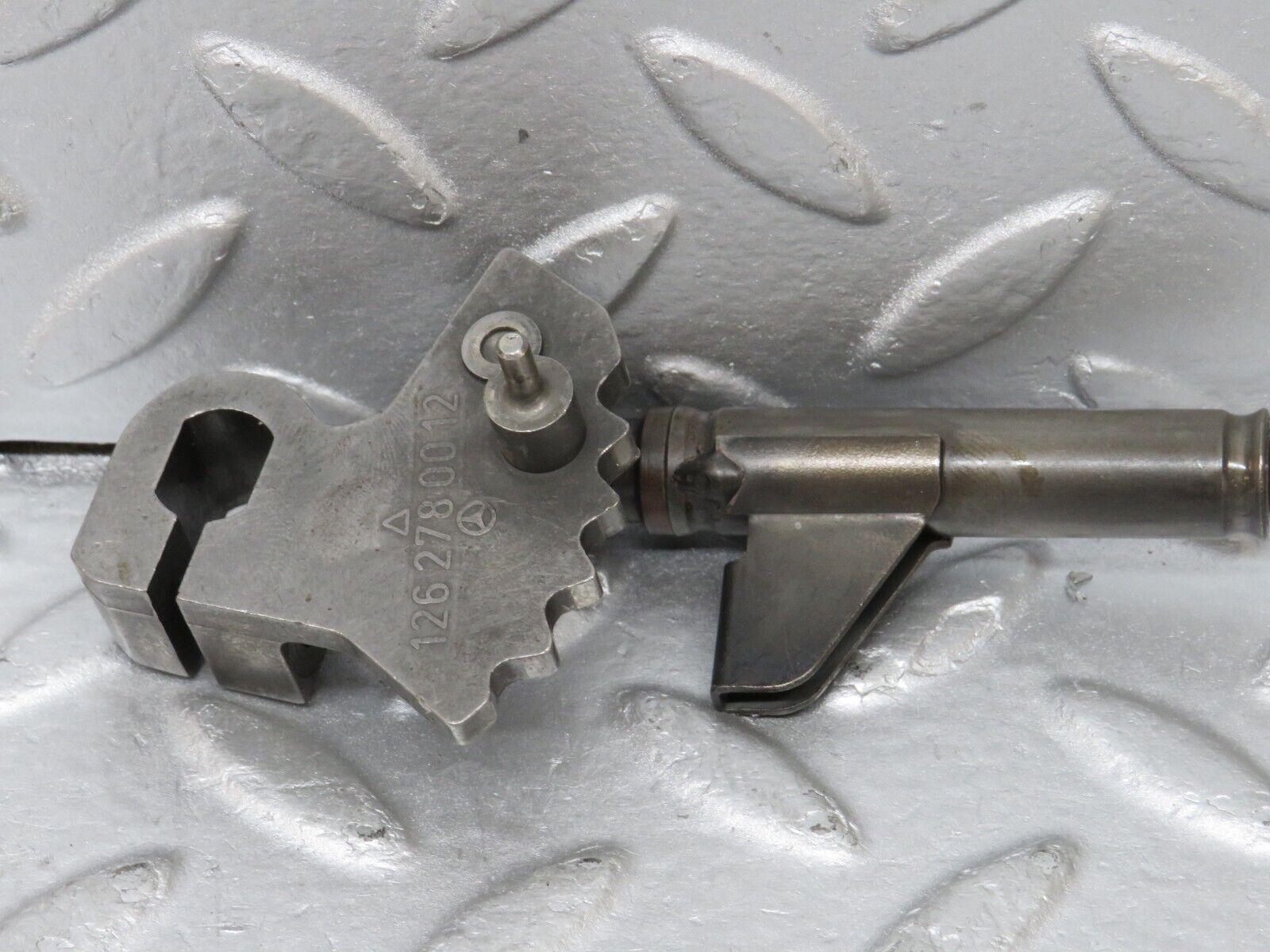 36384 Mercedes-Benz W126 420SE Automatic Gearbox Parking Gear Linkage 722.355 1262780012