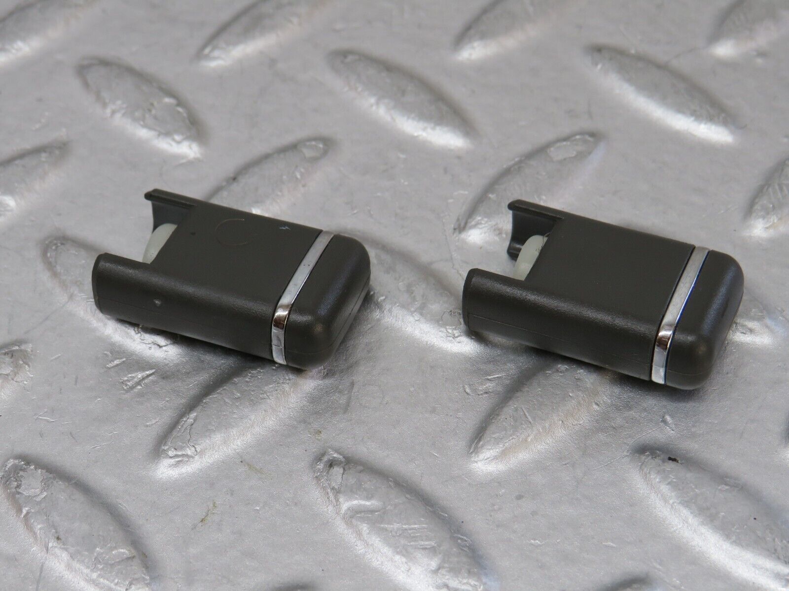 35132 Mercedes-Benz W221 Door Lock Knob 2x