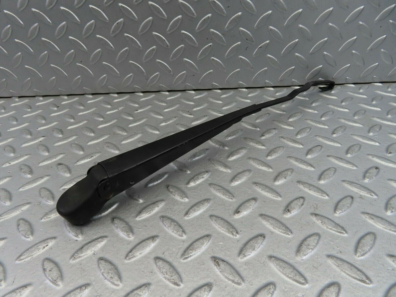 9639 Mercedes-Benz C123 280CE Coupe Wiper Arm Bosch Left 3399990553