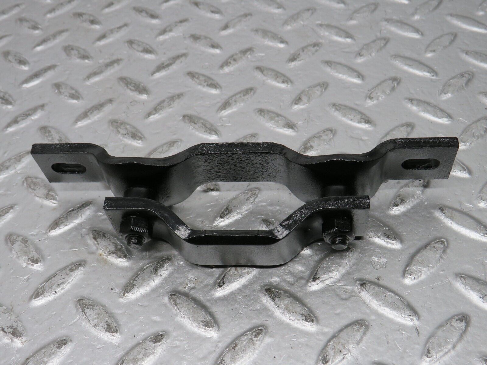 31994 Mercedes-Benz W123 230E Engine Mount Bracket Front