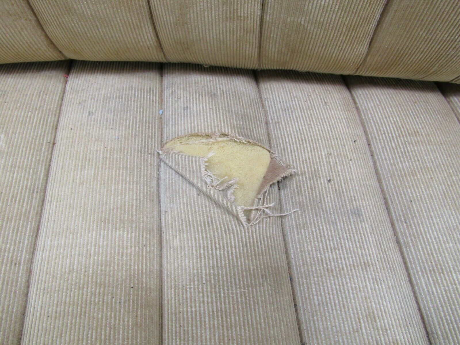 3251 Mercedes-Benz W120 PONTON Front Left Seat Creme Fabric