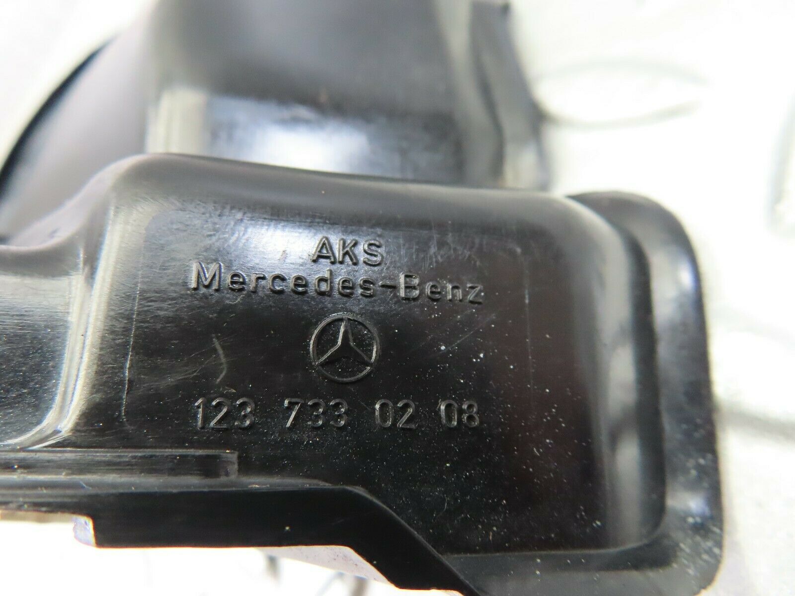 7701 Mercedes-Benz S123 230TE Wagon Rear Right Door Lock Mechanism 1237330208