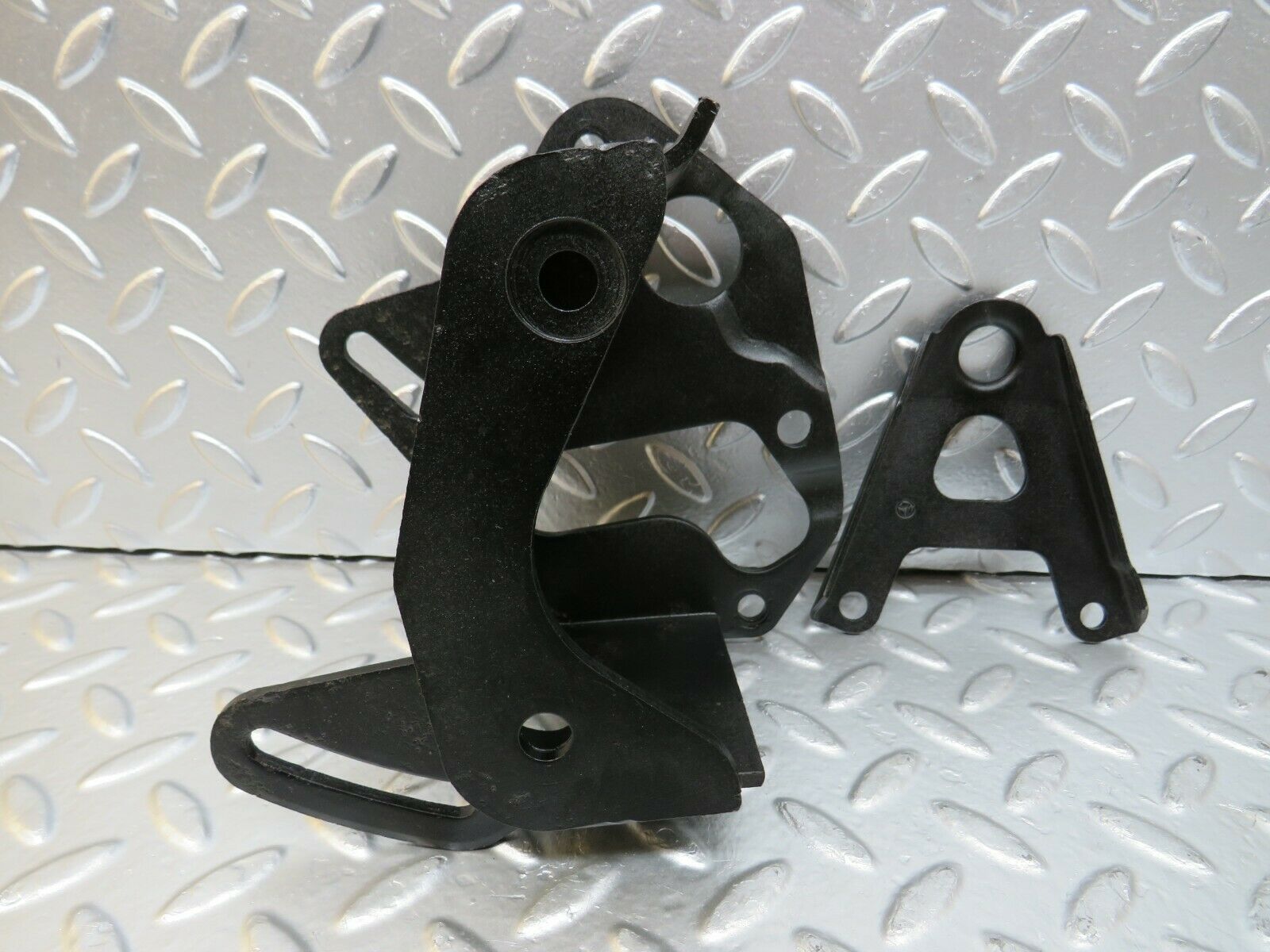 24581 Mercedes-Benz W108 Power Steering Pump Bracket