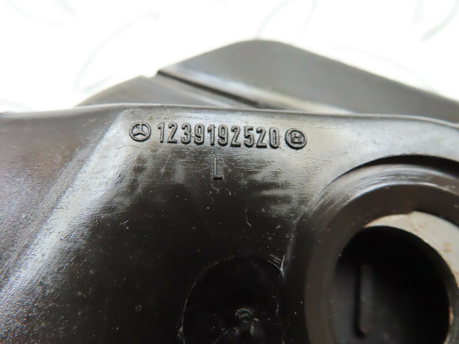 5659 Mercedes-Benz W123 200 Seat Belt Runner With Cover Left