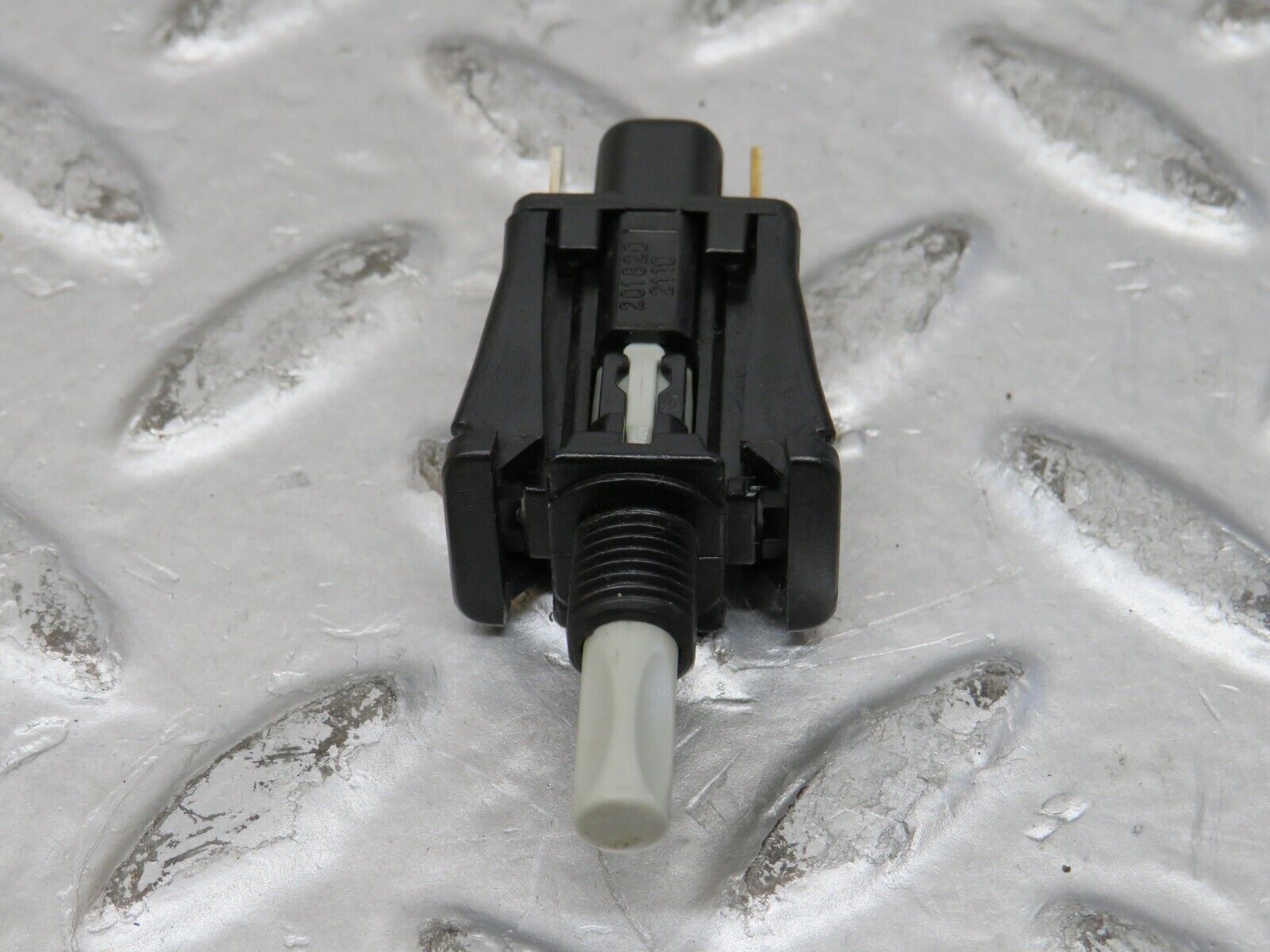 26500 Mercedes-Benz C124 220CE Coupe Door Contact Switch 2018202110