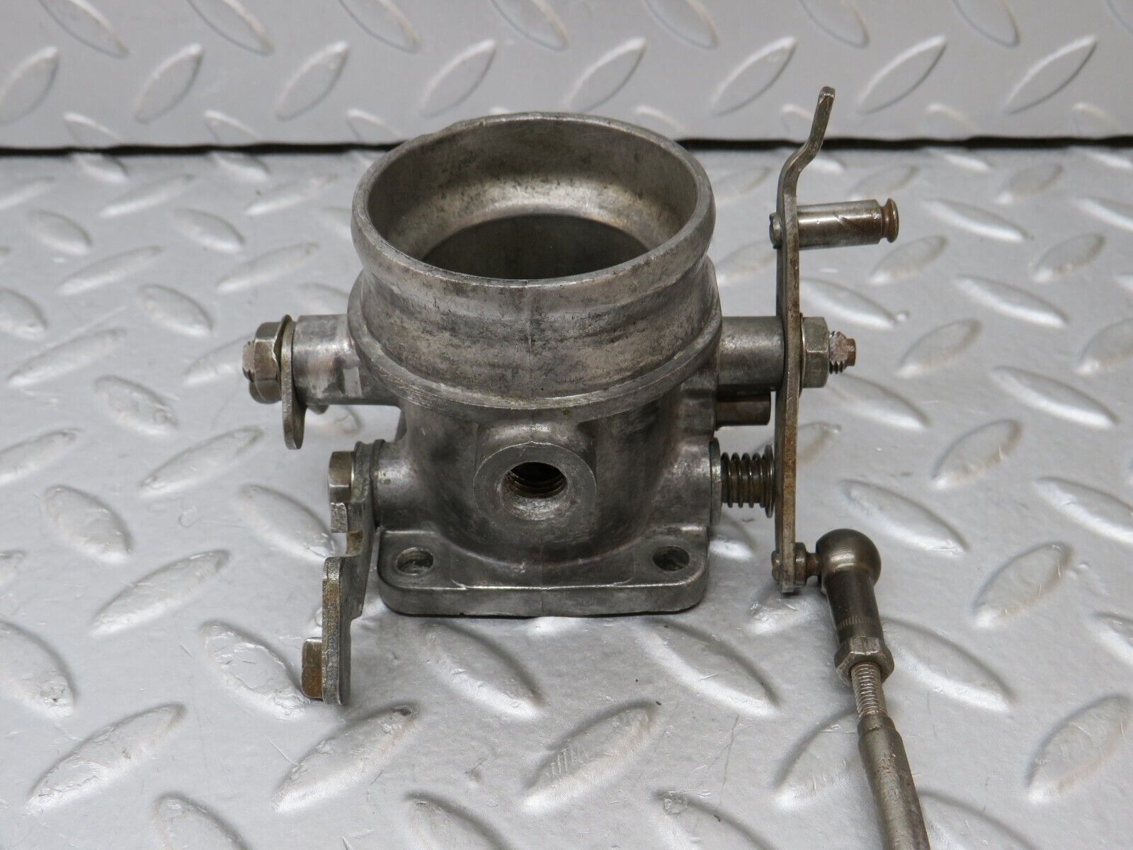 35949 Mercedes-Benz 240D OM616.912 Throttle Body Valve 6210700727