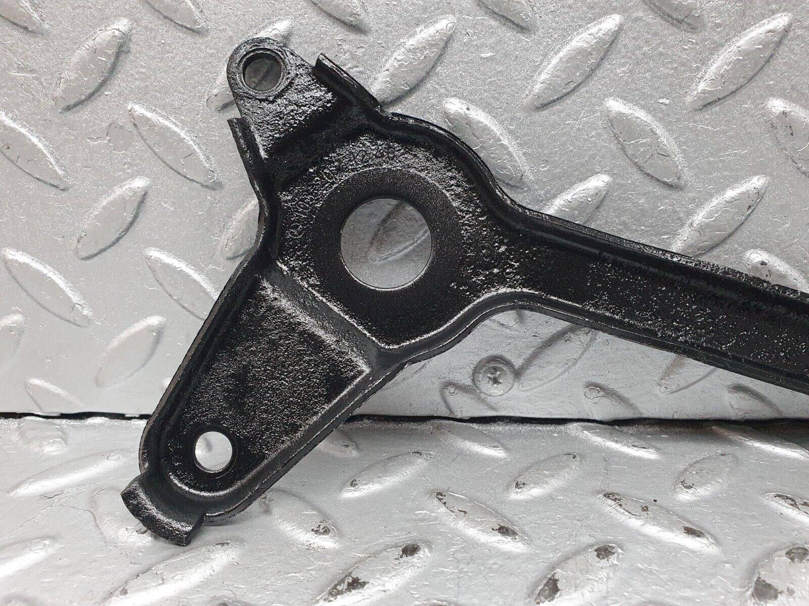 41230 Mercedes-Benz W126 300SE Belt Tensioner Bracket 1032021240