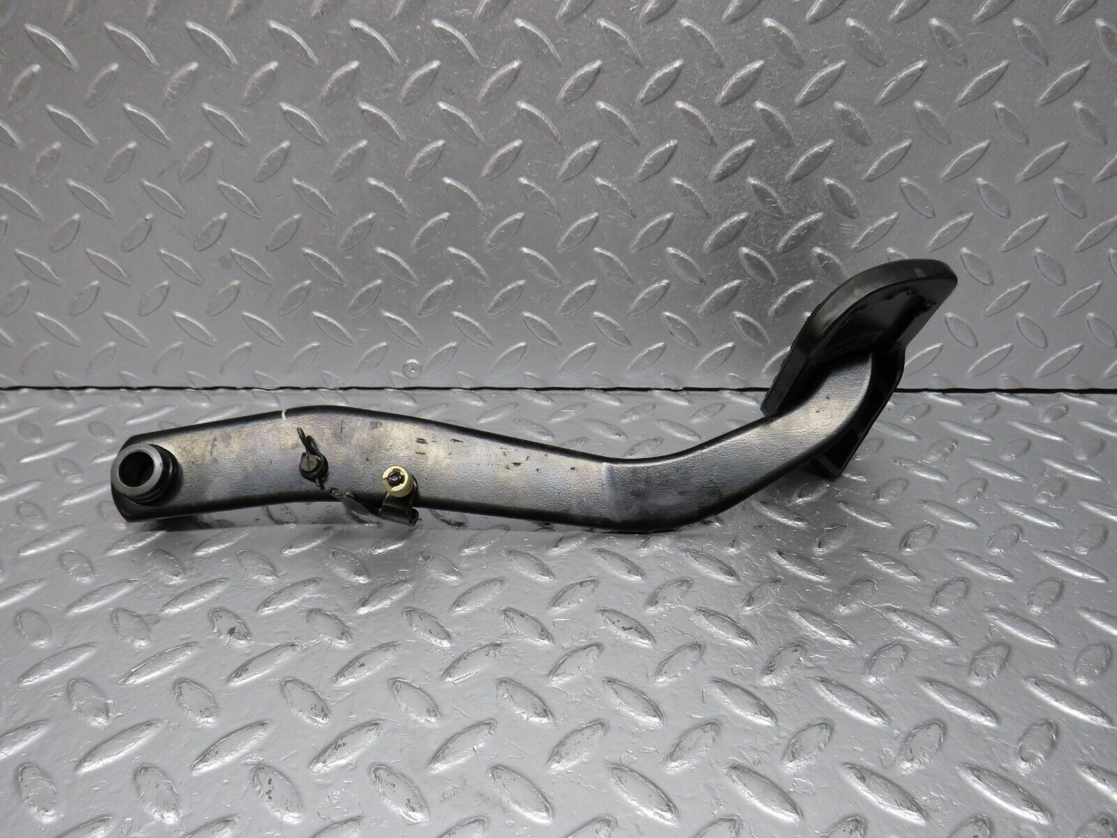 39449 Mercedes-Benz R129 320SL Coupe Brake Pedal With Rubber 1232910082