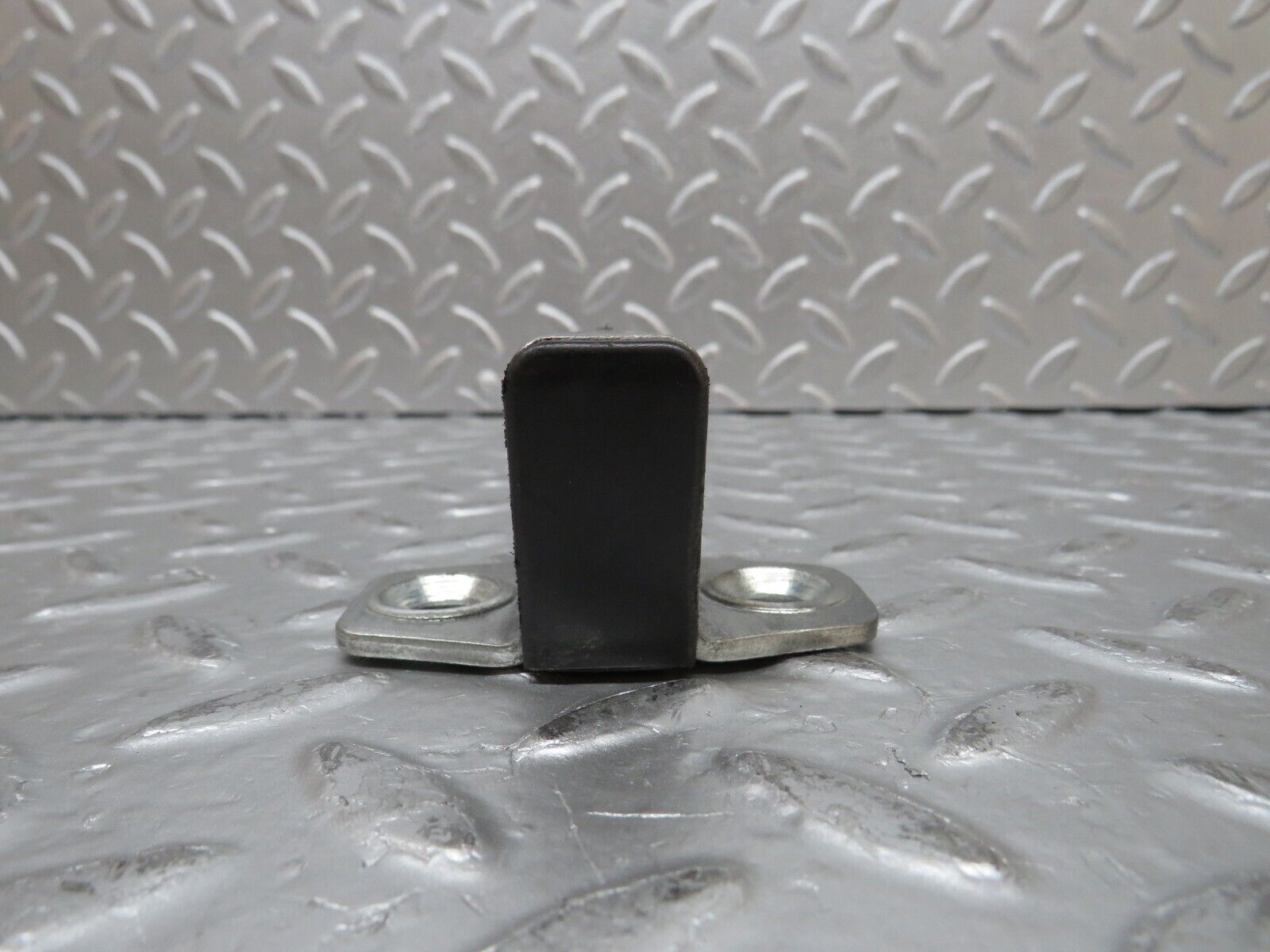 31772 Mercedes-Benz W201 190LE 1.8L Door Lock Latch