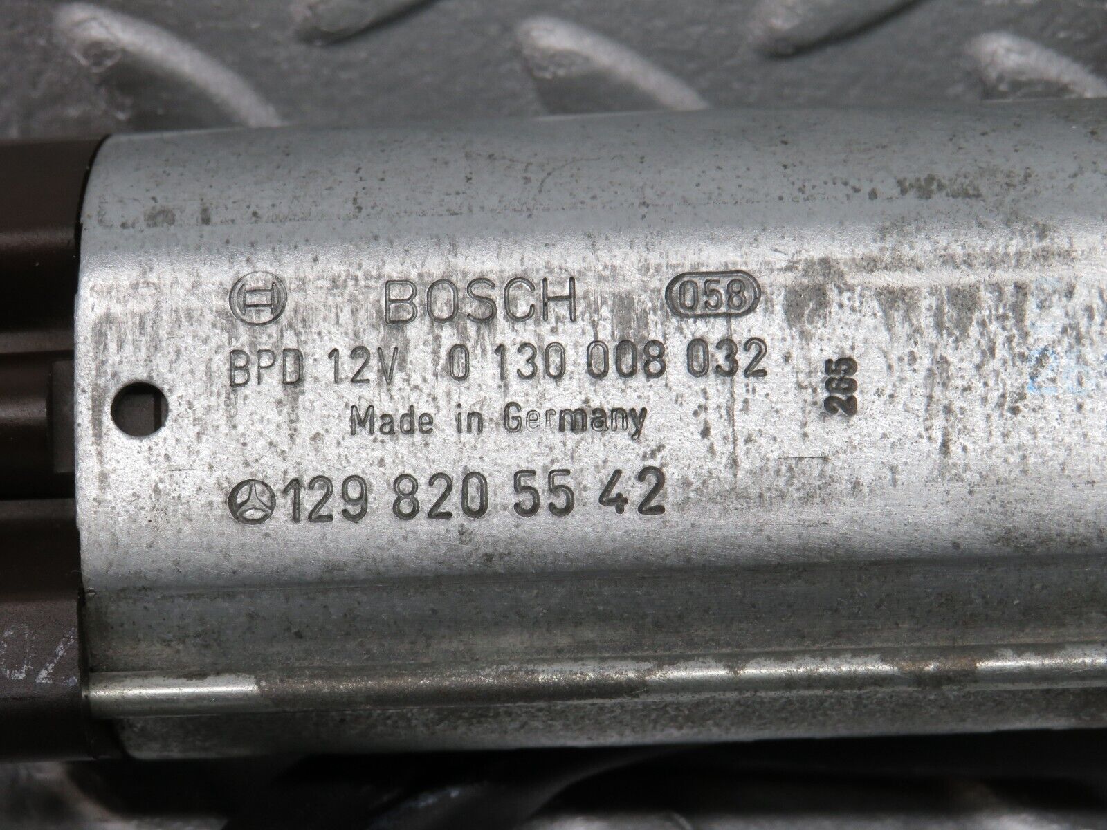 36847 Mercedes-Benz R129 300SL-24 Front Left Seat Adjustment Motor Bosch 1298205542 0130008032