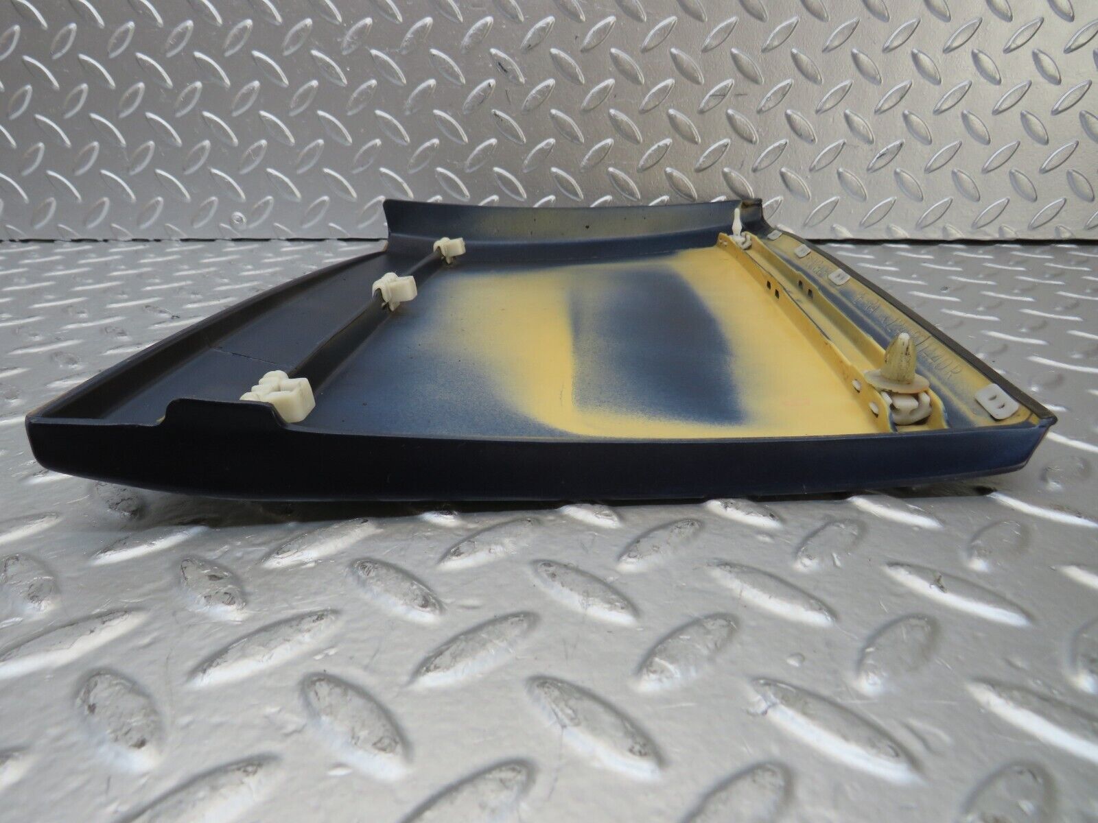 25958 Mercedes-Benz W124 280E Front Right Fender Wing Lower Moulding Trim 1246901440