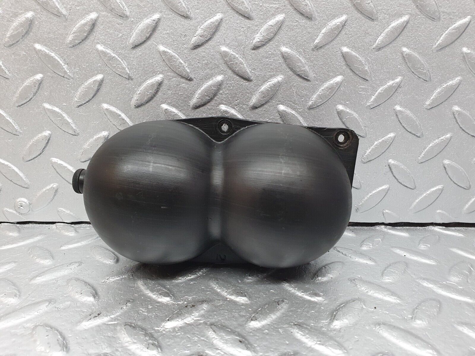 41521 Mercedes-Benz W124 200E Vacuum Reservoir Tank