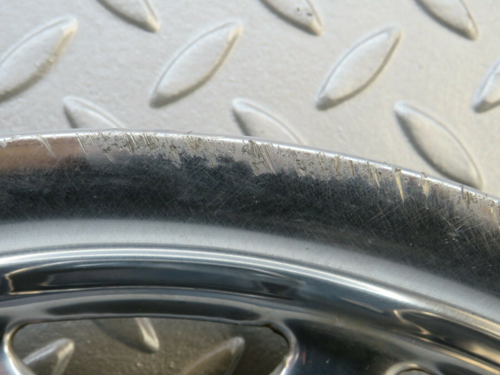 23866 Mercedes-Benz C107 450SLC Coupe Wheel Trim Hub Cap 14"