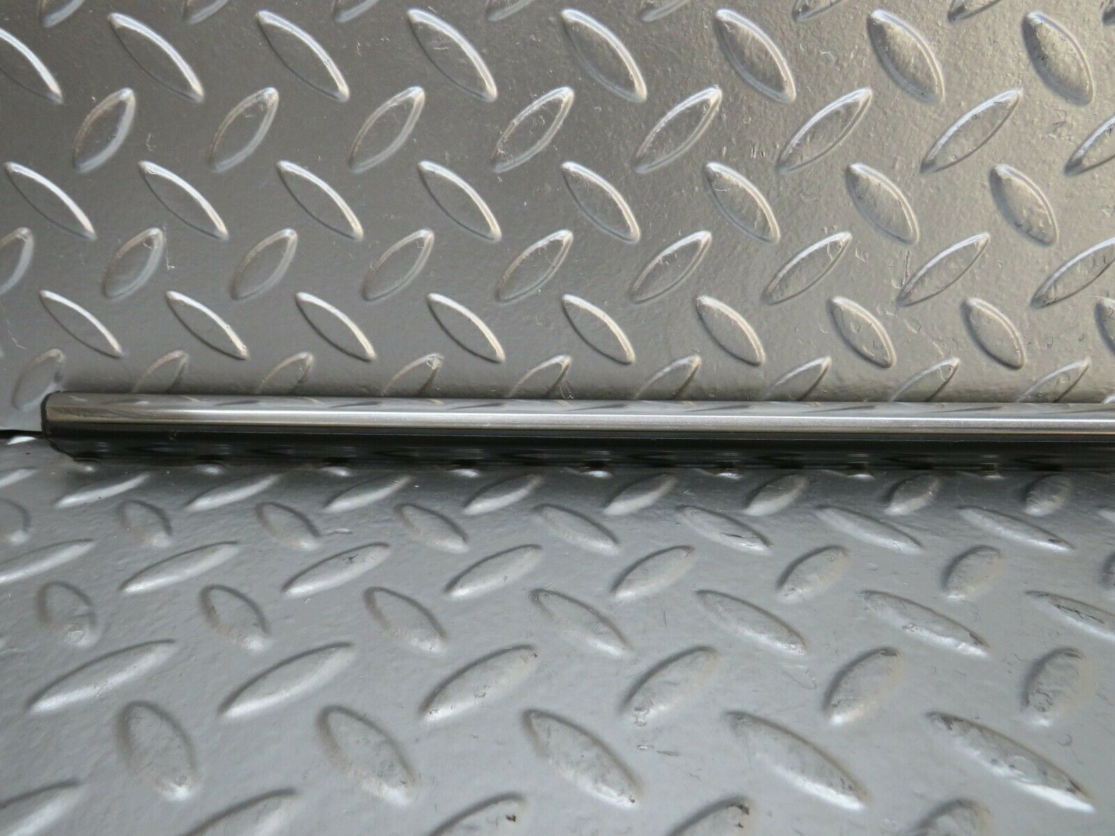 23639 Mercedes-Benz W114 280E Front Right Door Centre Moulding Trim