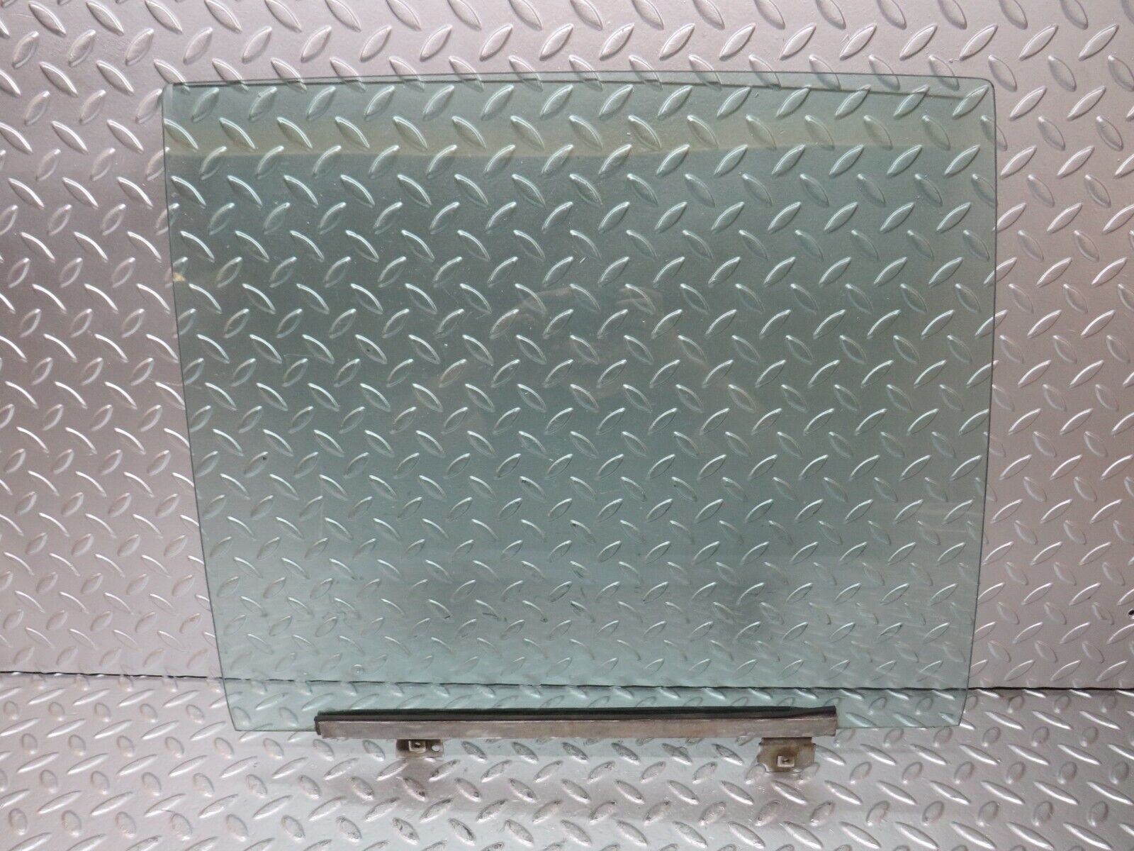 26168 Mercedes-Benz W116 450SE Rear Left Door Window Glass