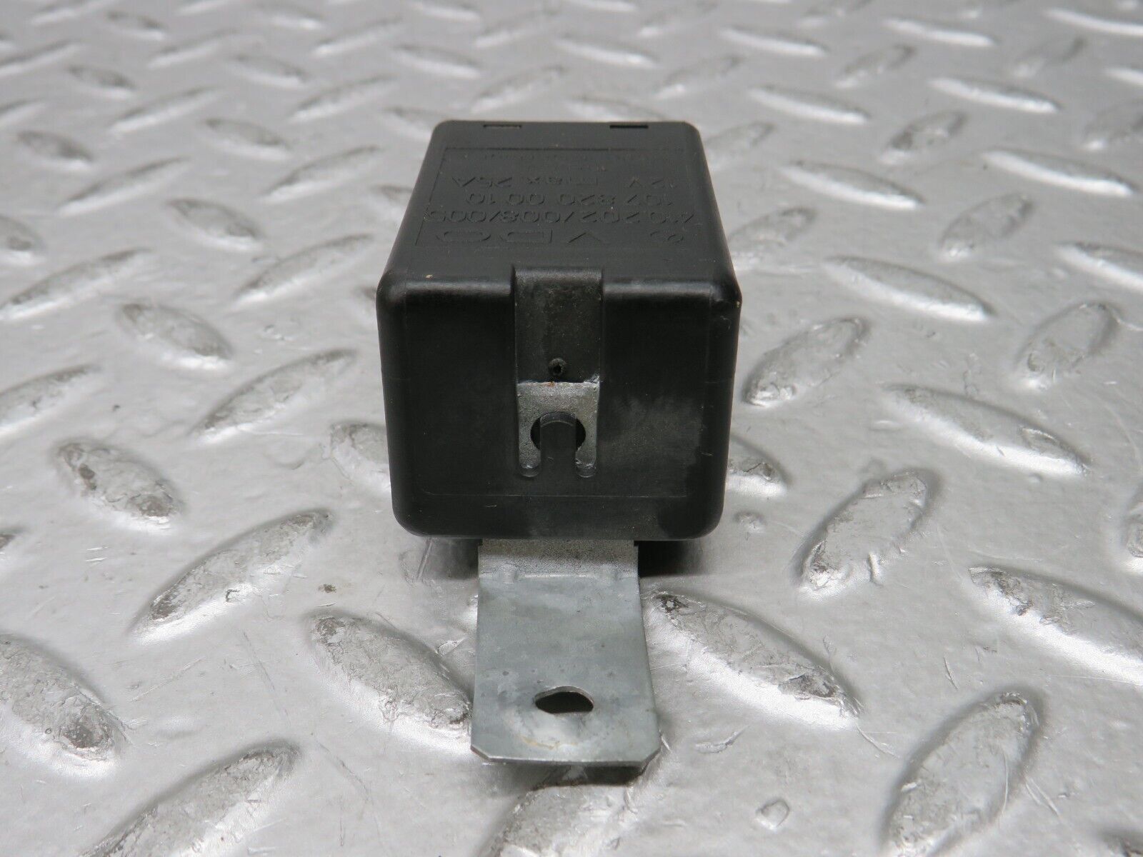 28669 Mercedes-Benz W123 230E Rear Heated Window Relay 1078200010