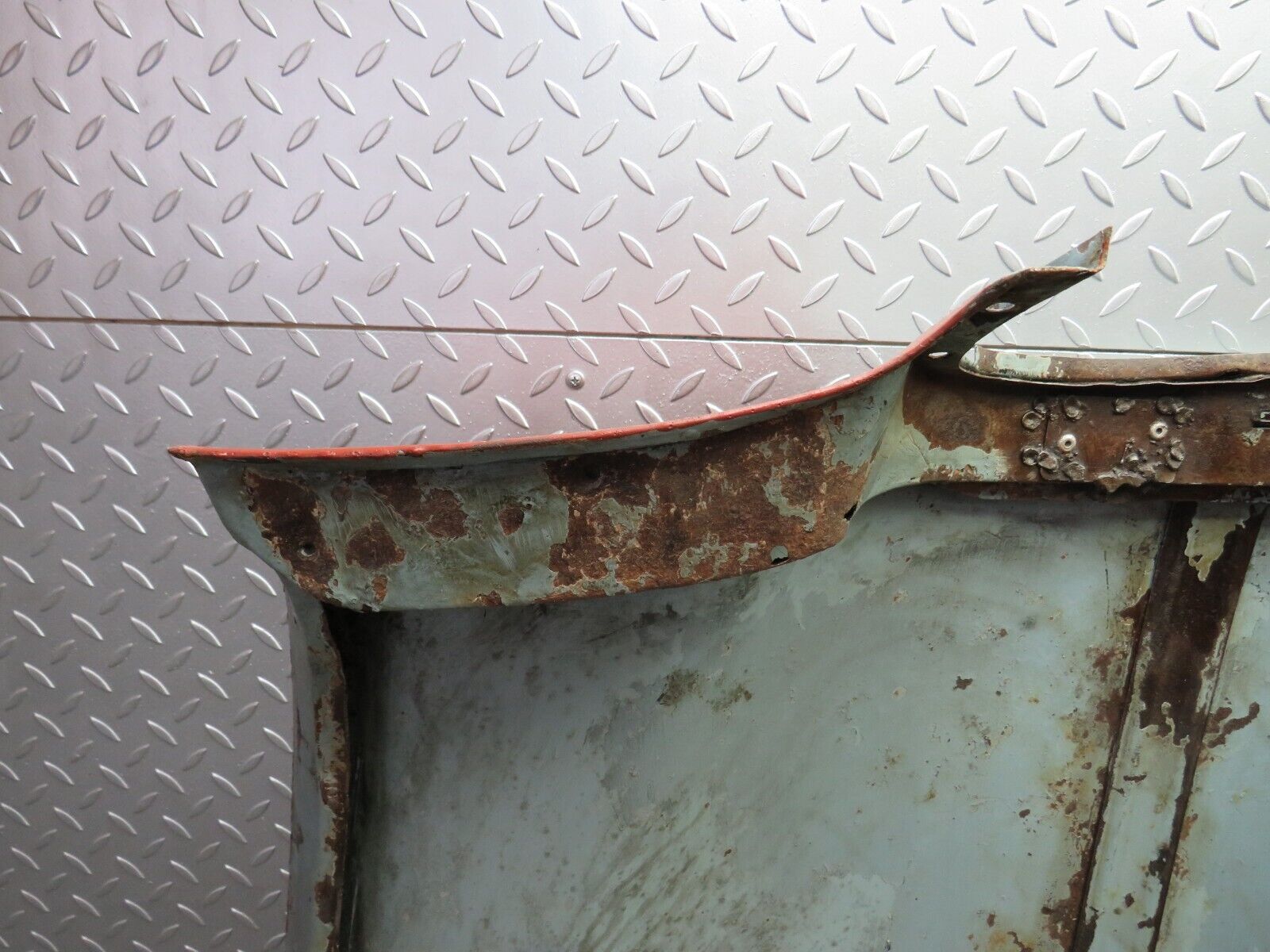 35947 Mercedes-Benz W108 Bonnet