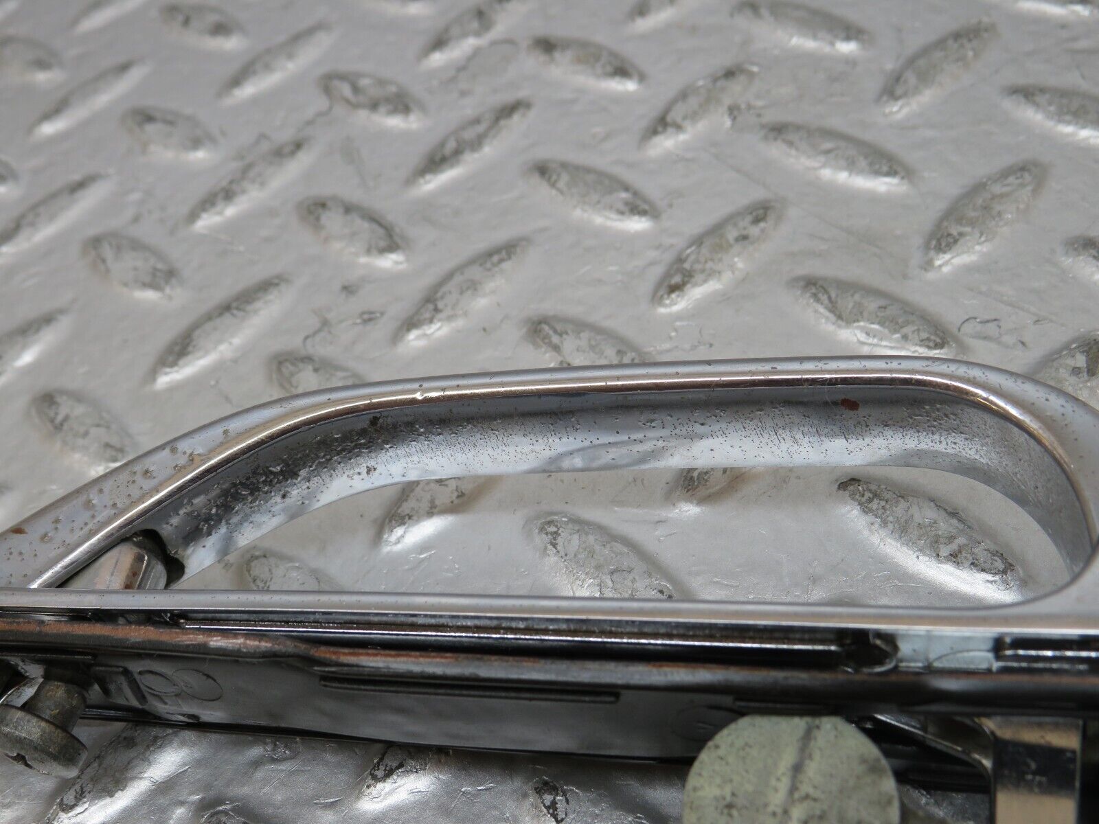 26081 Mercedes-Benz W116 450SE Chrome Door Handle Fr. Right No Key 1167600159