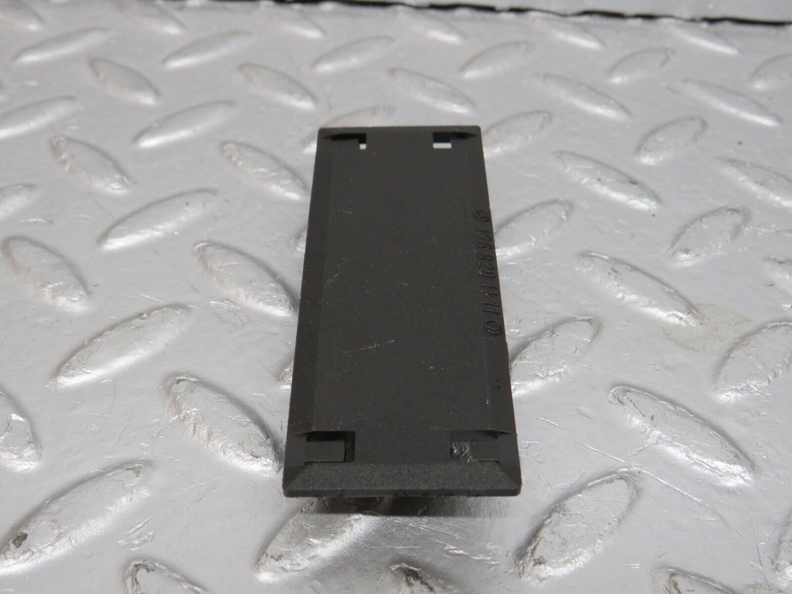 39633 Mercedes-Benz R129 320SL Coupe Windscreen Washer Nozzle Connector 1268201111