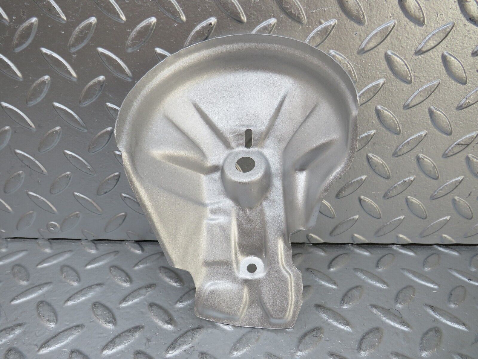 26689 Mercedes-Benz C124 220CE Coupe Engine Mount Bracket Heat Shield