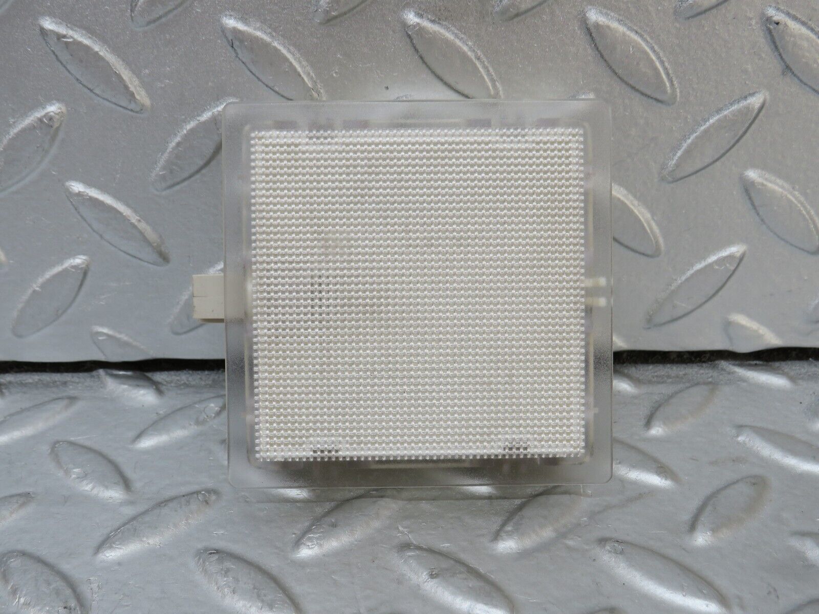 35138 Mercedes-Benz W221 Glove Box Light 2218200201