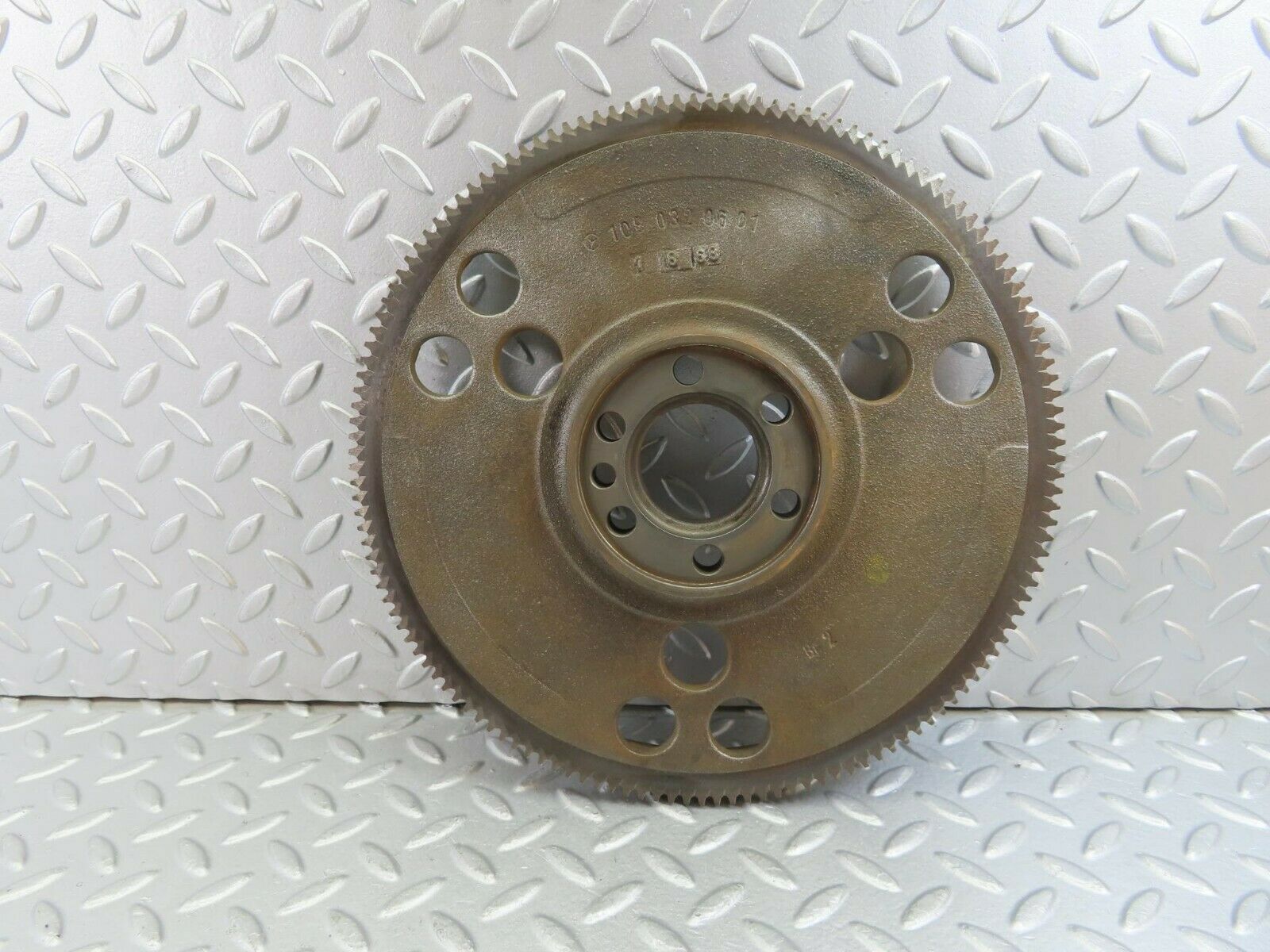 10178 Mercedes-Benz W111 280SE Flywheel 1080320601