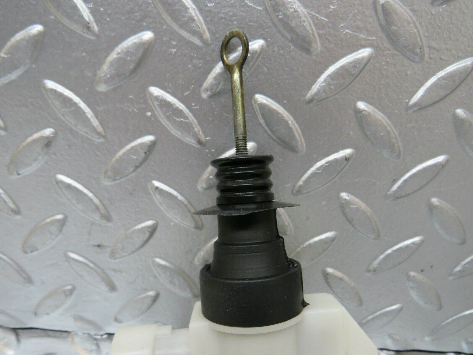 24251 Mercedes-Benz S124 220TE Door Lock Vacuum Actuator Hella Front Right