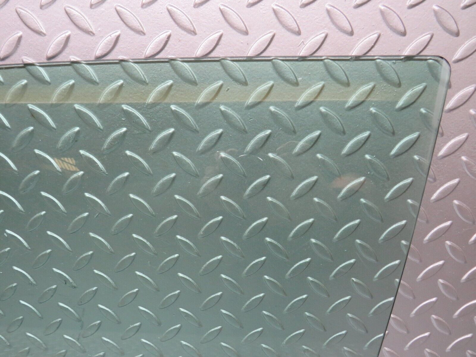 27634 Mercedes-Benz S124 300TE Wagon Front Left Door Window Glass