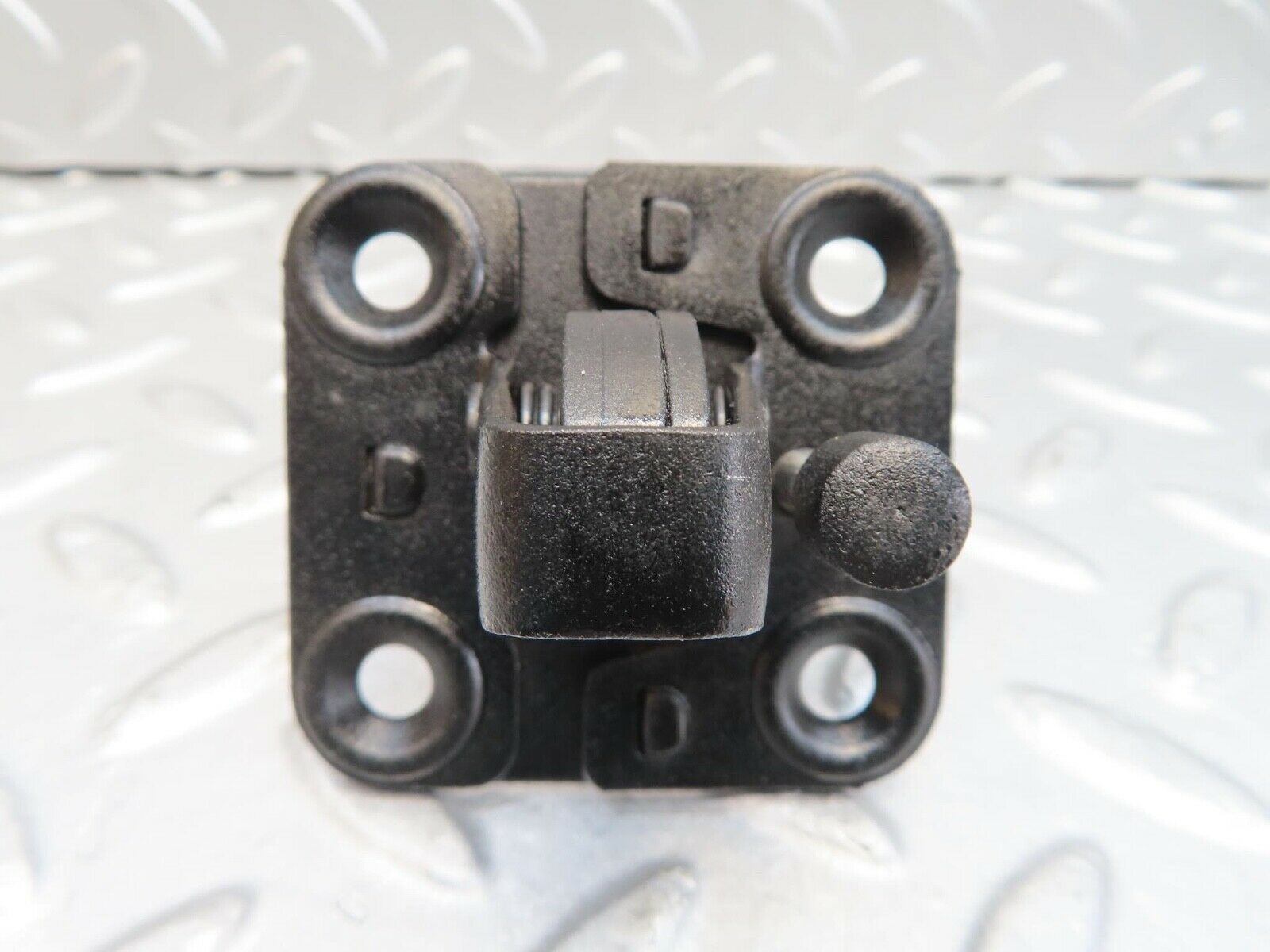 16001 Mercedes-Benz W123 280E Bonnet Lock Catch