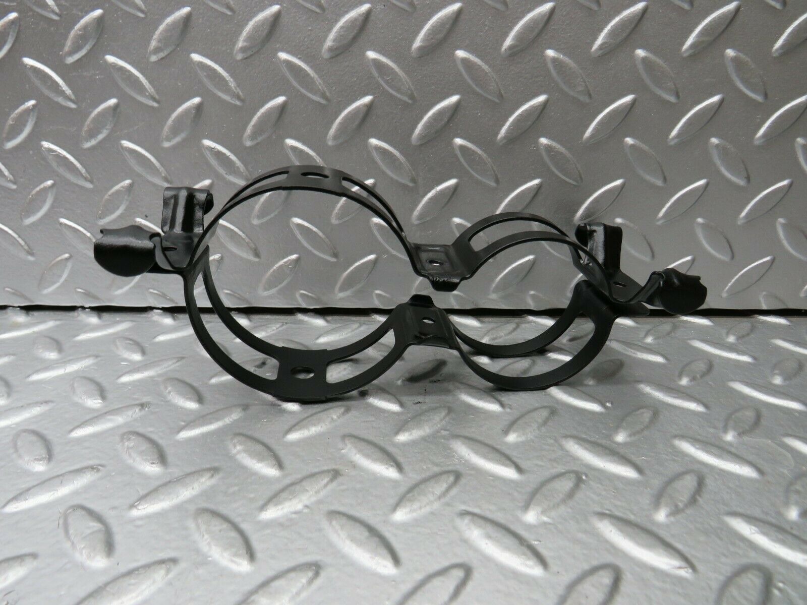 22430 Mercedes-Benz C124 E220 Coupe Fuel Pump Fuel Filter Bracket Holder