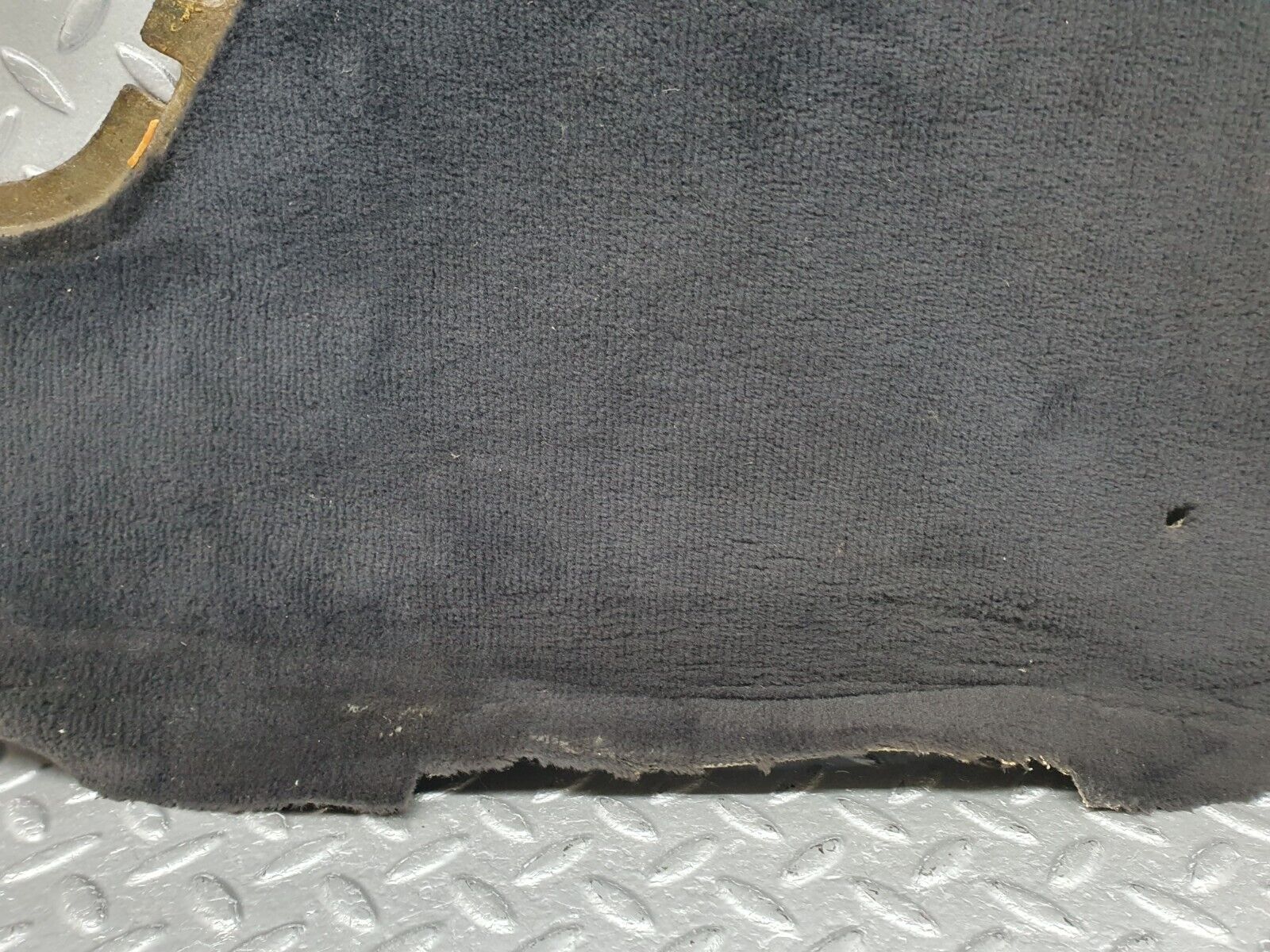 40720 Mercedes-Benz W123 300D Centre Console Carpet Right Side Black