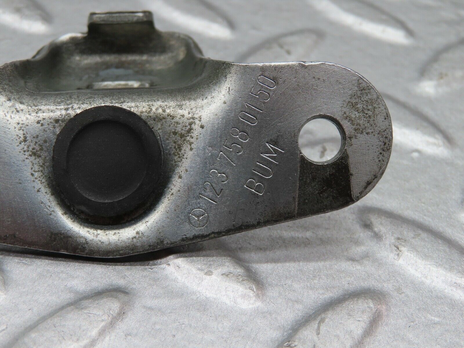 18172 Mercedes-Benz W123 200 Trunk Lock Latch