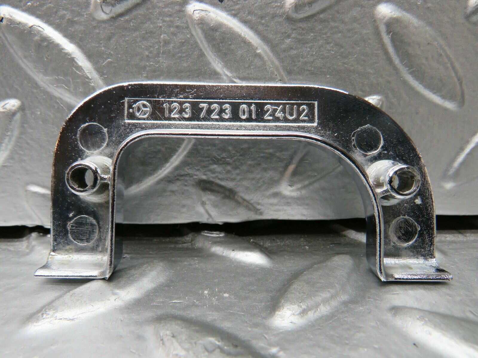 22978 Mercedes-Benz C123 230CE Coupe Left Chrome Door Latch Trim 1237230124