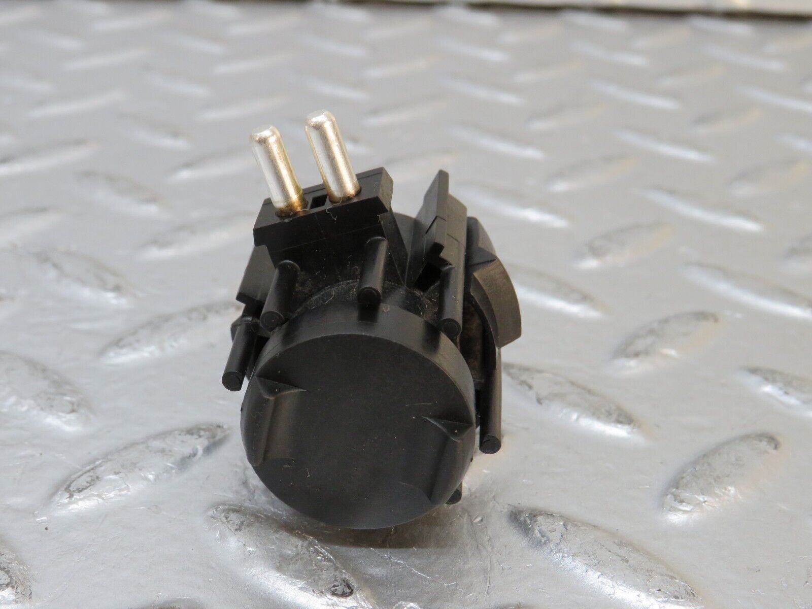 29841 Mercedes-Benz W123 230E Kick Down Switch 0015457814