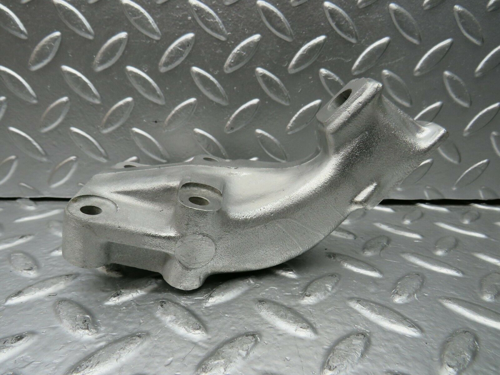 22833 Mercedes-Benz C107 450SLC Engine Mount Bracket Left Side 1162234604