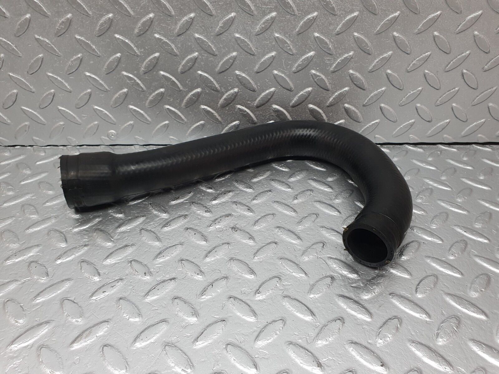 41577 Mercedes-Benz W124 200E Upper Radiator Hose 1245010182