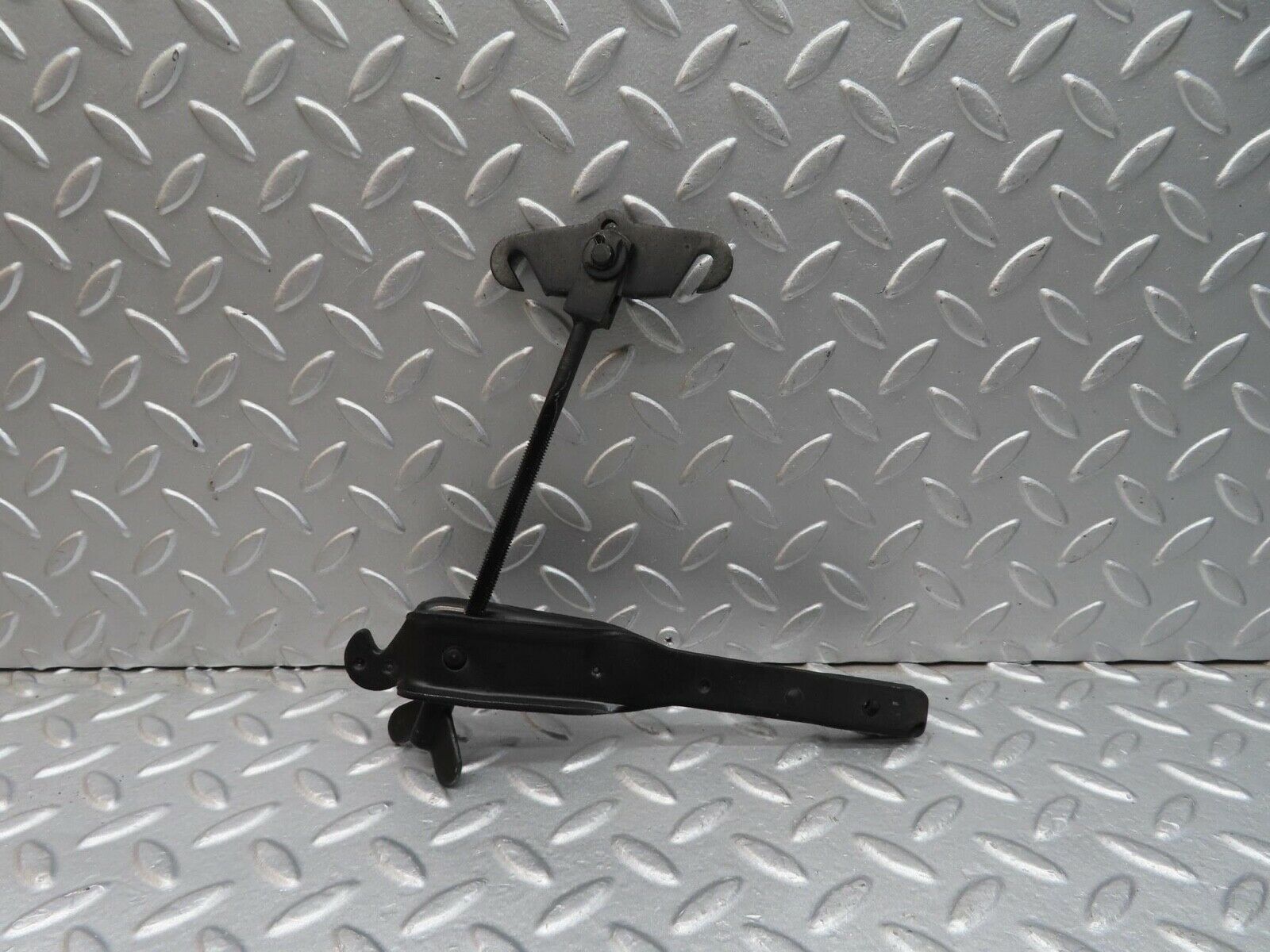 12919 Mercedes-Benz W111 220SE Handbrake Adjusting Handbrake Regulator