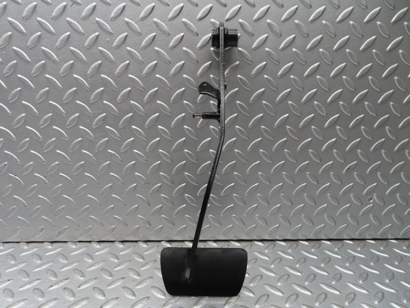 19515 Mercedes-Benz C140 CL420 Coupe Brake Pedal
