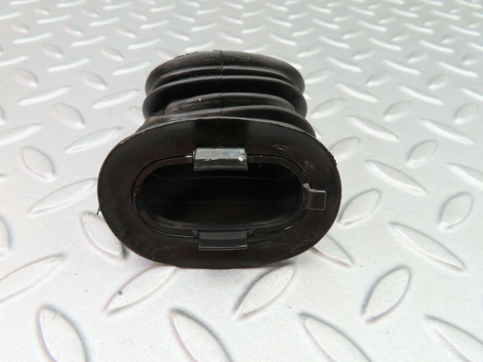 6058 Mercedes-Benz W126 380SE Rear Door Wire Protector Rubber 1268210597