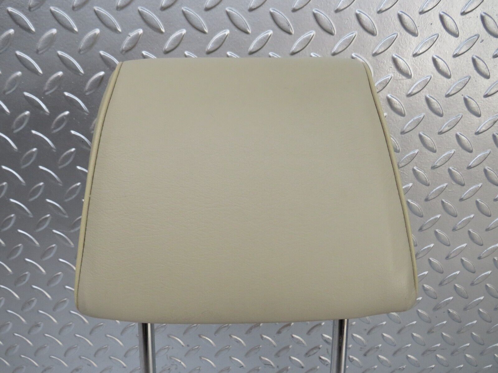 26662 Mercedes-Benz C124 220CE Coupe Front Right Seat Headrest Leather Beige