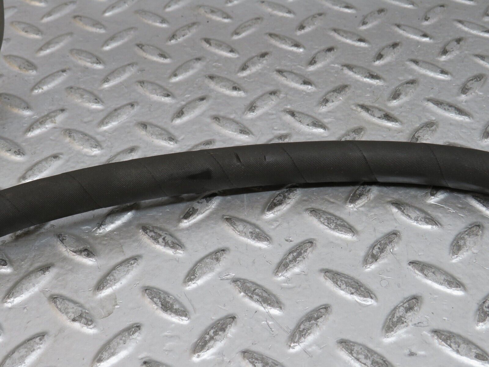 28434 Mercedes-Benz S123 240D Wagon Power Steering Pump Oil Pipe Hose