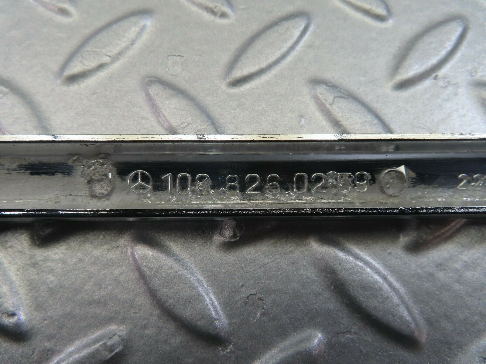 8842 Mercedes-Benz W108 Tail Light Chrome Frame Right 1088260259