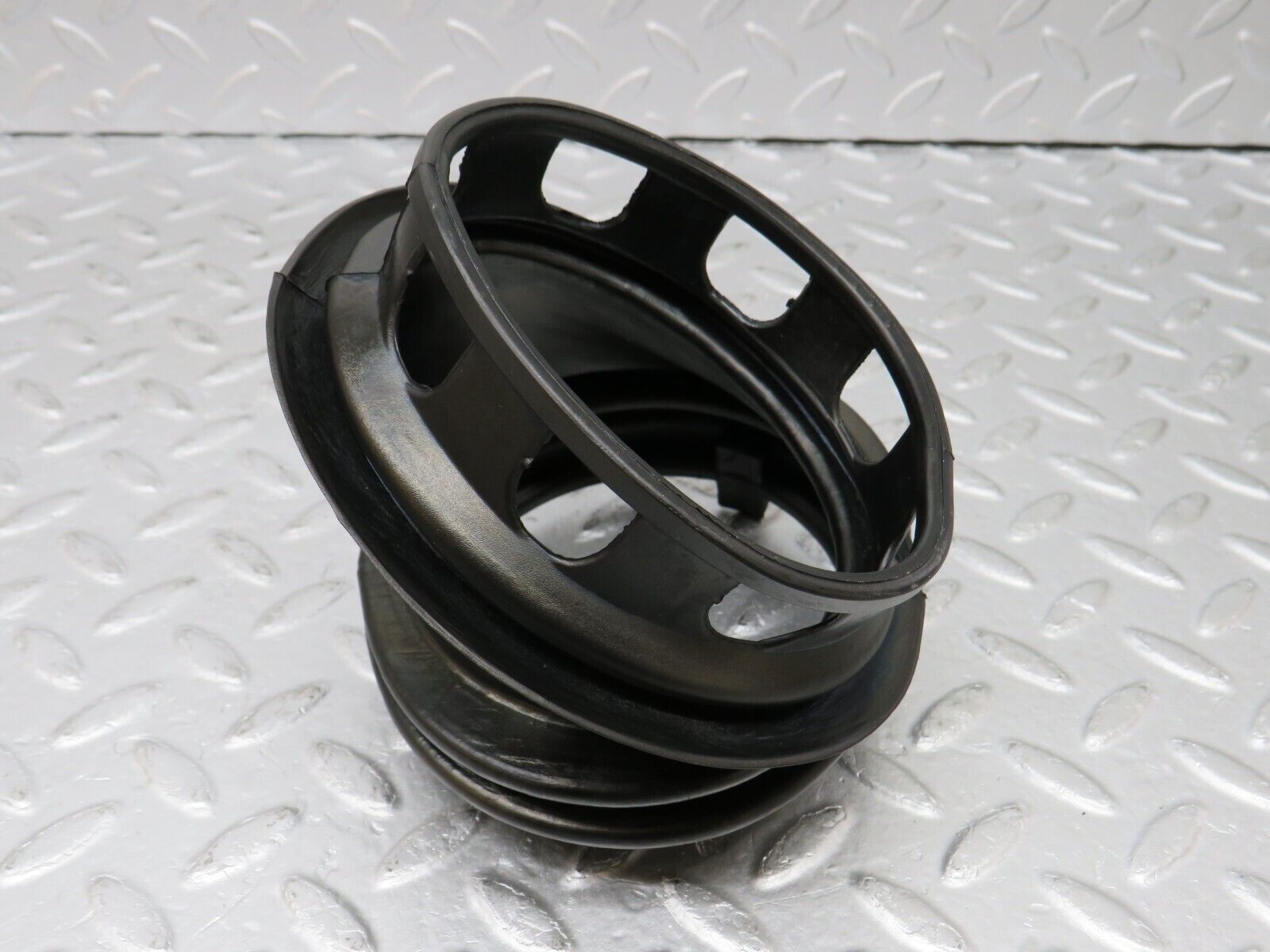 36180 Mercedes-Benz W126 420SE Fuse Box Rubber Grommet 1265450146