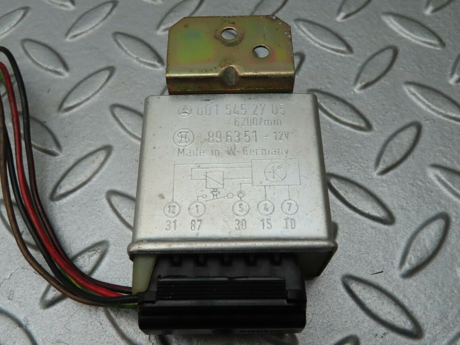 4189 Mercedes-Benz S123 200T Wagon Fuel Pump Relay 0015452705